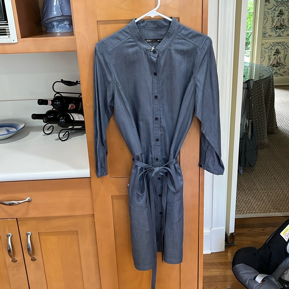 Nau size 10 chambeay colored shirt dress with pockets and matching belt